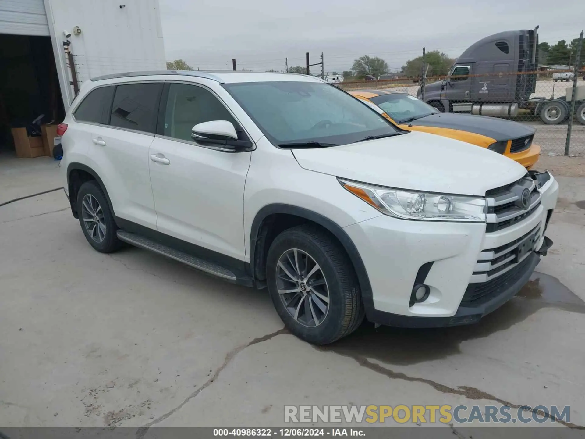 1 fotografías del automóvil dañado 5TDKZRFH3KS366017 TOYOTA HIGHLANDER 2019