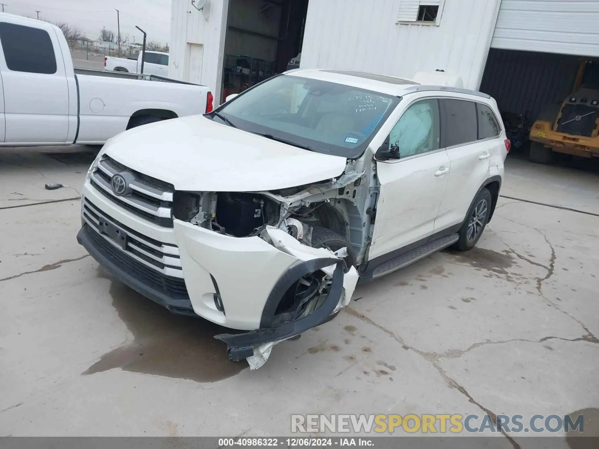 2 fotografías del automóvil dañado 5TDKZRFH3KS366017 TOYOTA HIGHLANDER 2019
