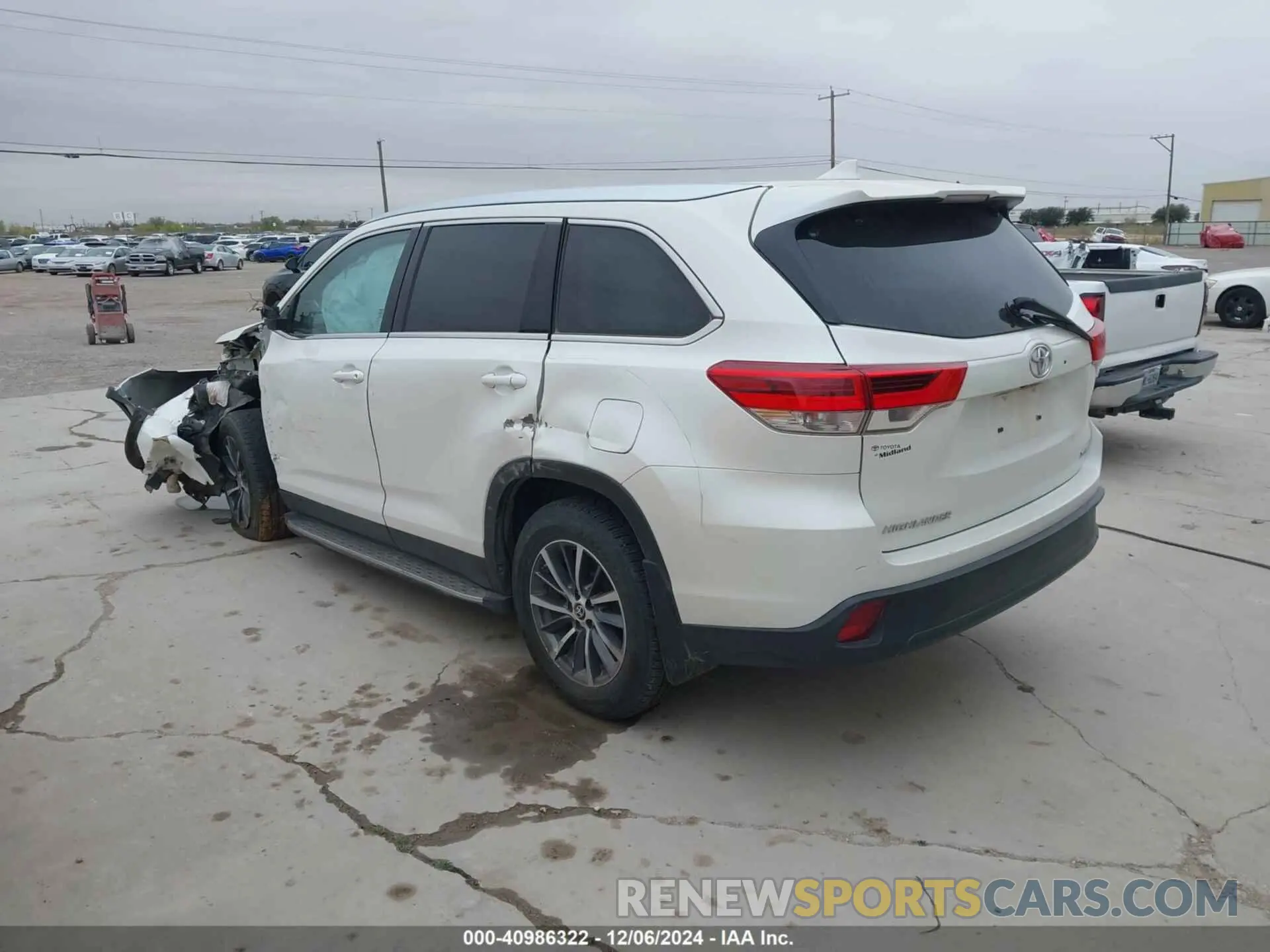 3 fotografías del automóvil dañado 5TDKZRFH3KS366017 TOYOTA HIGHLANDER 2019