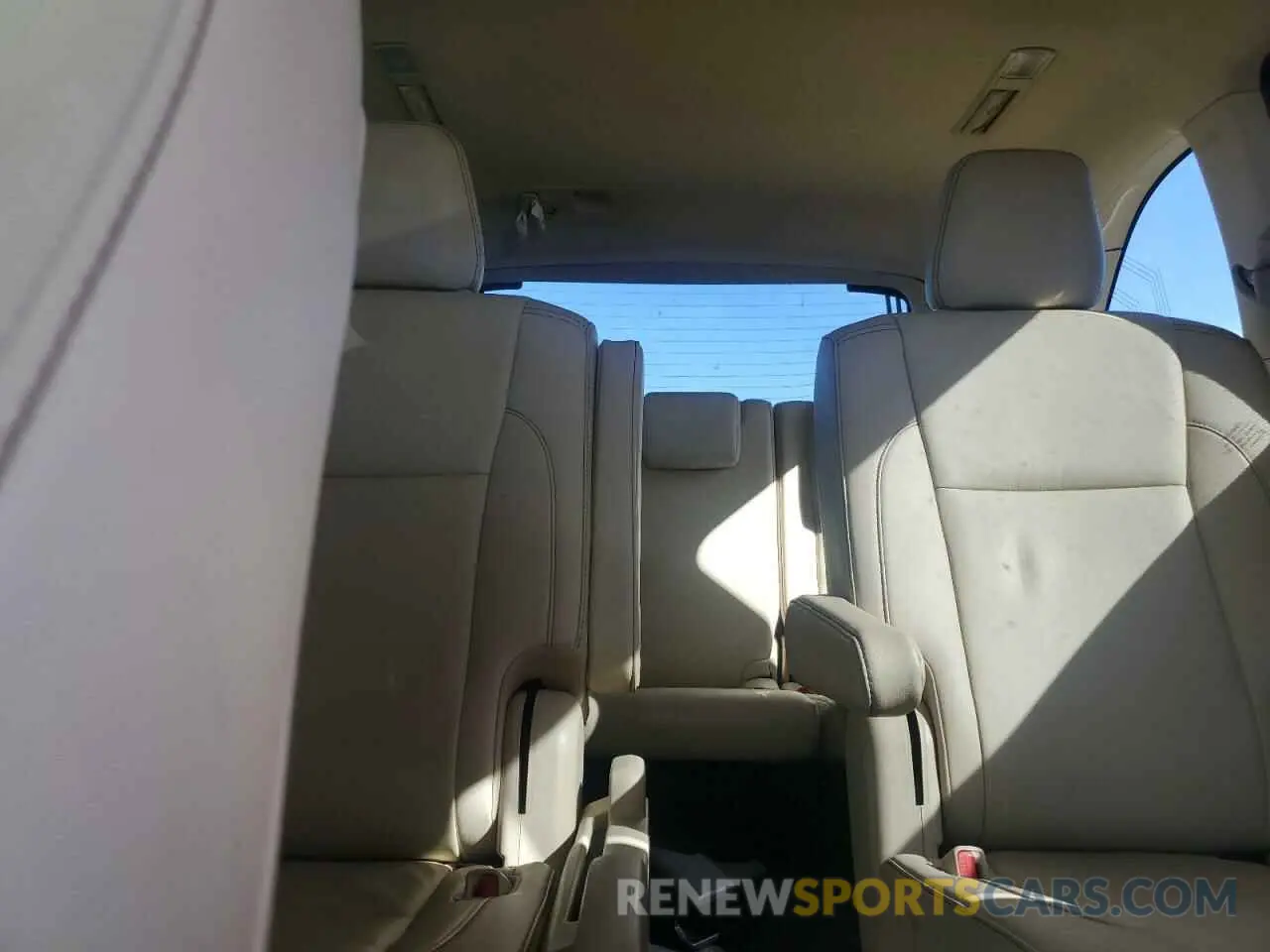 10 fotografías del automóvil dañado 5TDKZRFH3KS558800 TOYOTA HIGHLANDER 2019