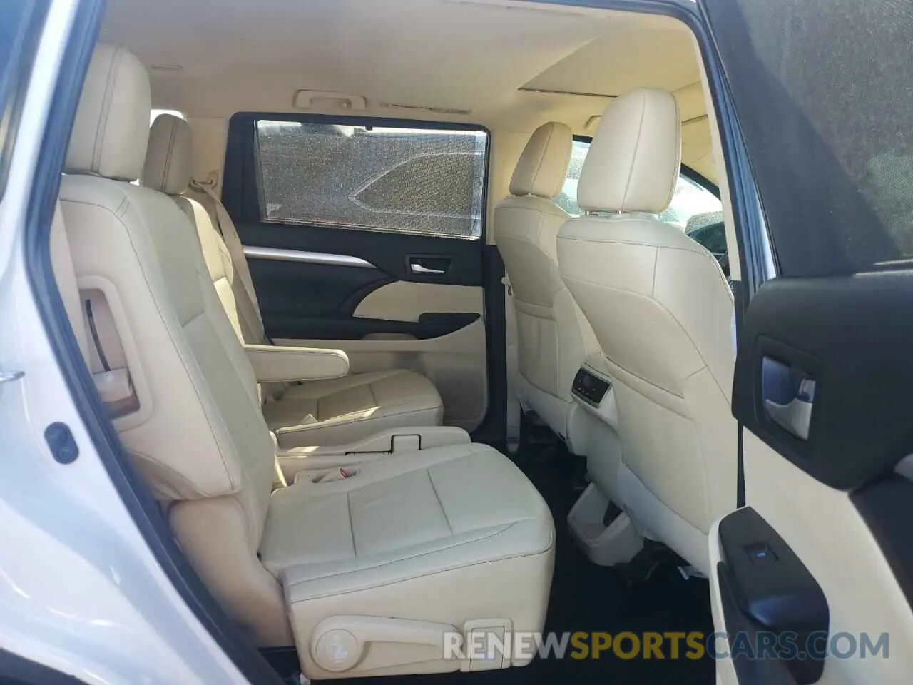11 fotografías del automóvil dañado 5TDKZRFH3KS558800 TOYOTA HIGHLANDER 2019