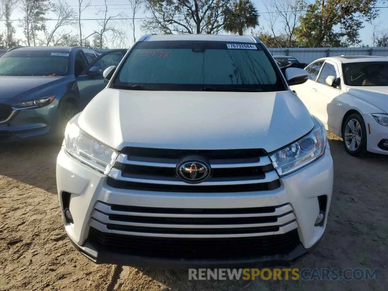 5 fotografías del automóvil dañado 5TDKZRFH3KS558800 TOYOTA HIGHLANDER 2019