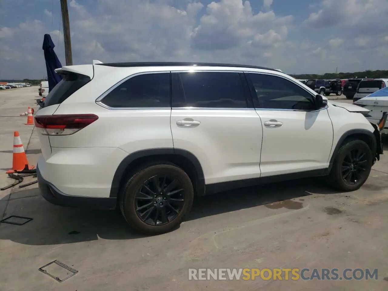 3 fotografías del automóvil dañado 5TDKZRFH3KS570607 TOYOTA HIGHLANDER 2019