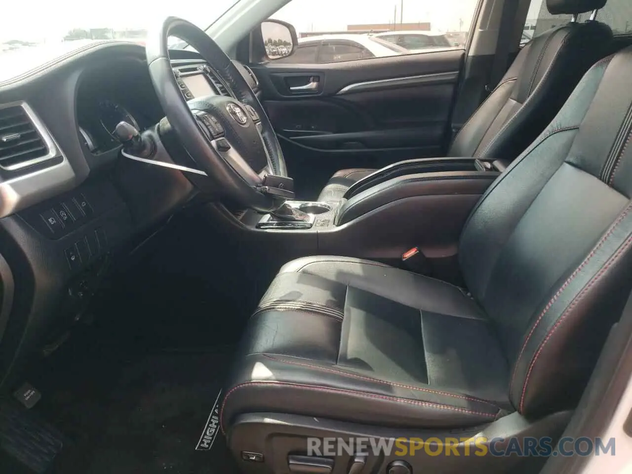 7 fotografías del automóvil dañado 5TDKZRFH3KS570607 TOYOTA HIGHLANDER 2019
