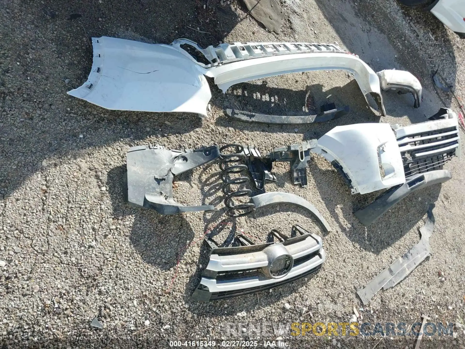 13 fotografías del automóvil dañado 5TDKZRFH4KS334371 TOYOTA HIGHLANDER 2019