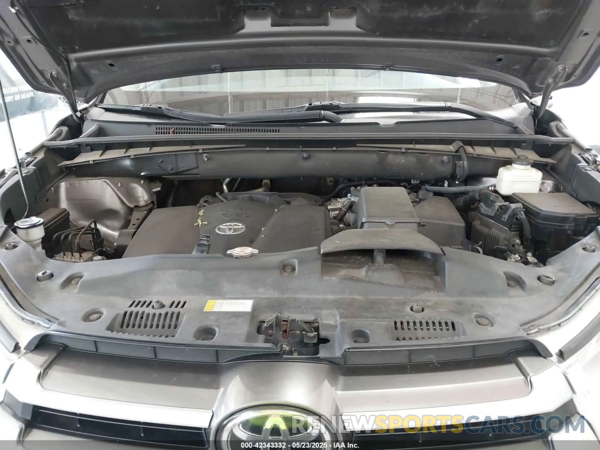 10 fotografías del automóvil dañado 5TDKZRFH4KS365796 TOYOTA HIGHLANDER 2019