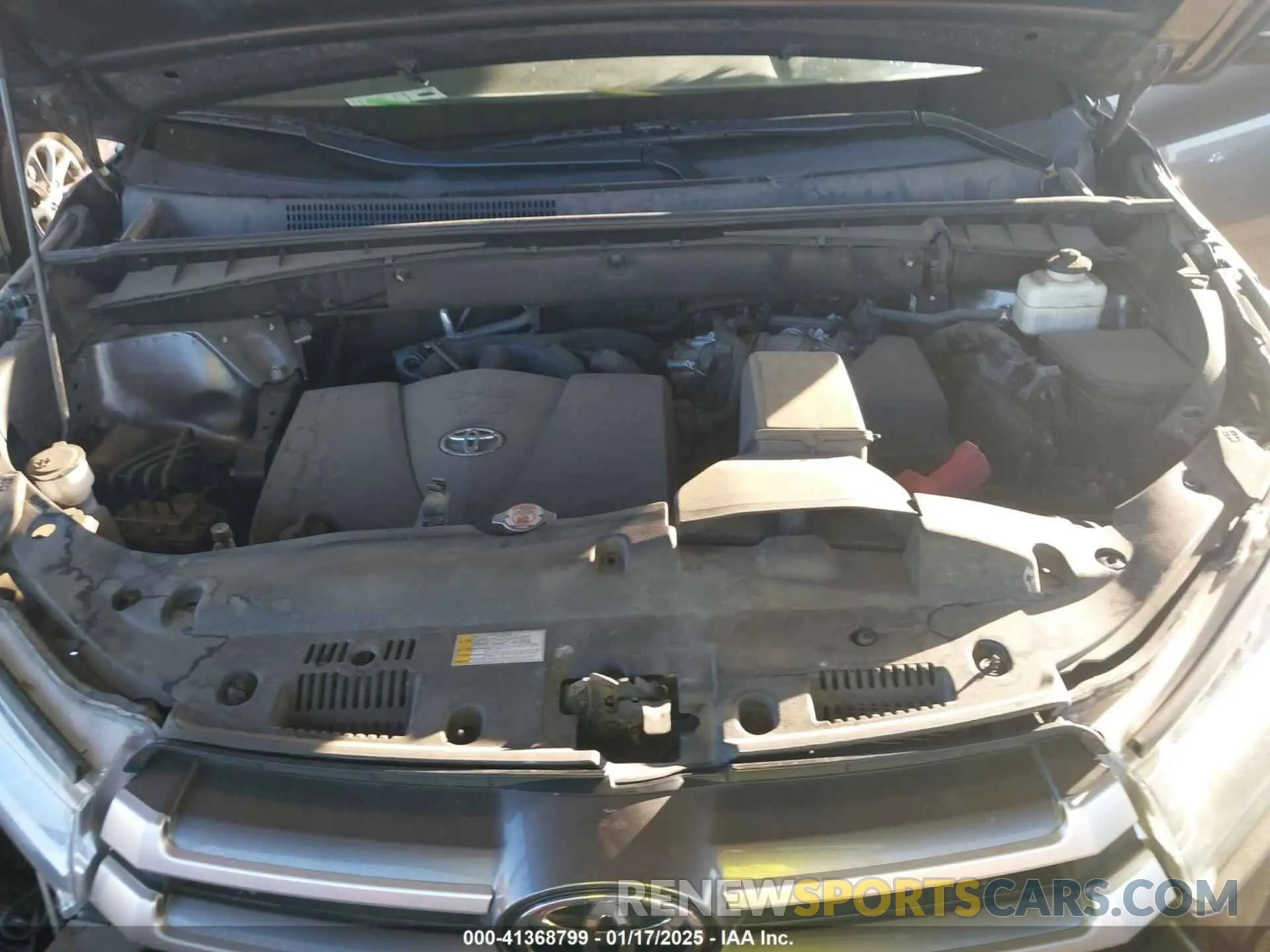 10 fotografías del automóvil dañado 5TDKZRFH4KS570387 TOYOTA HIGHLANDER 2019