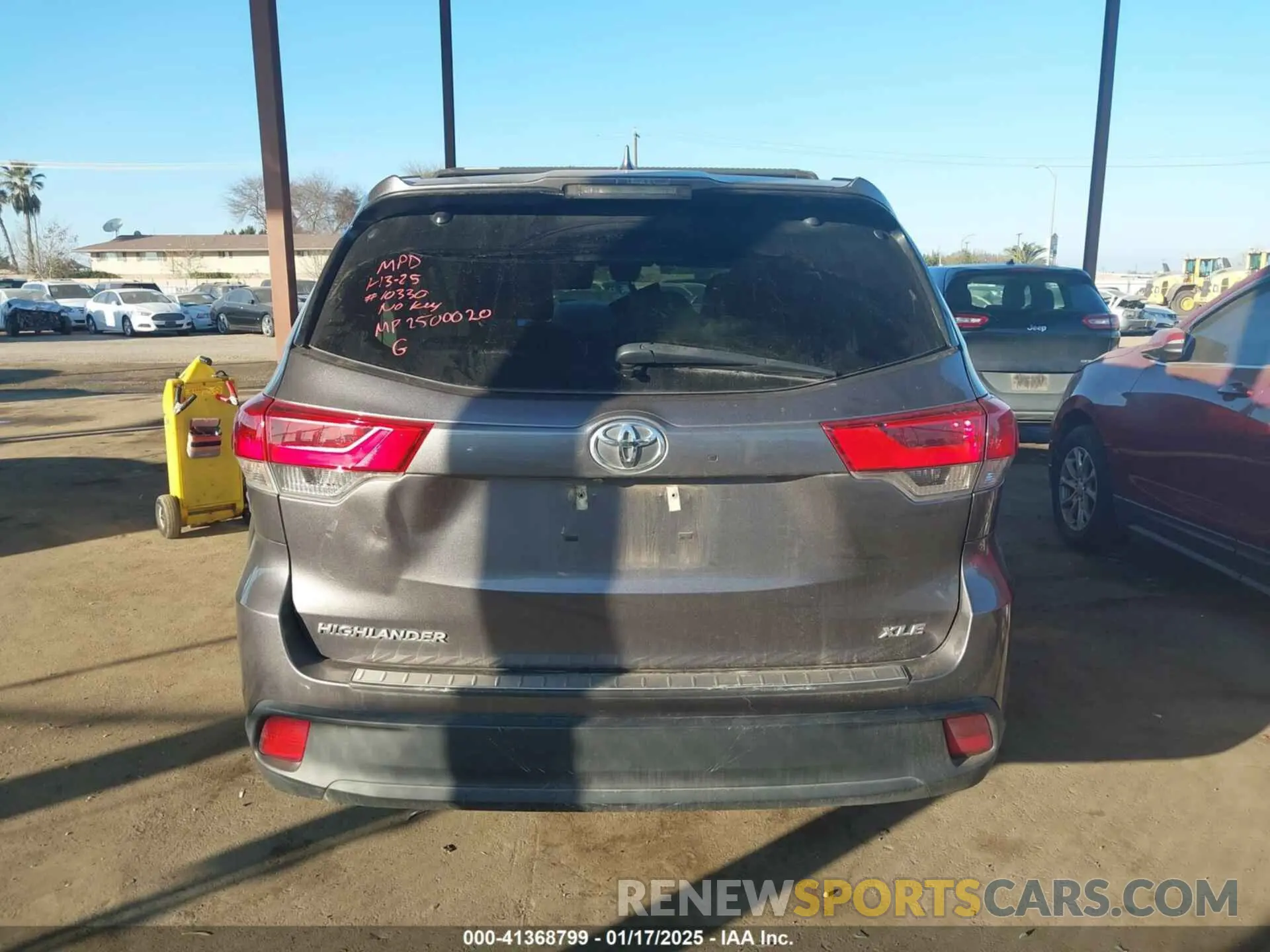 15 fotografías del automóvil dañado 5TDKZRFH4KS570387 TOYOTA HIGHLANDER 2019