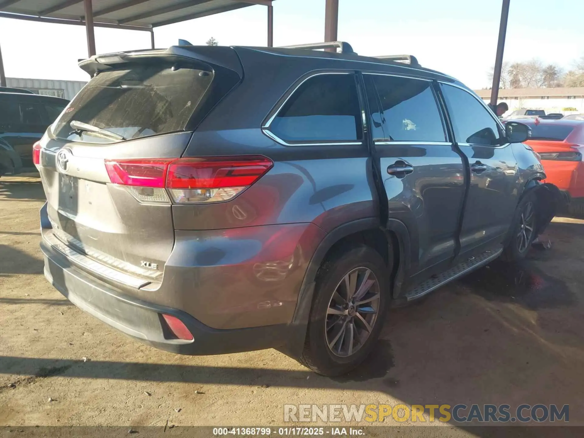 4 fotografías del automóvil dañado 5TDKZRFH4KS570387 TOYOTA HIGHLANDER 2019