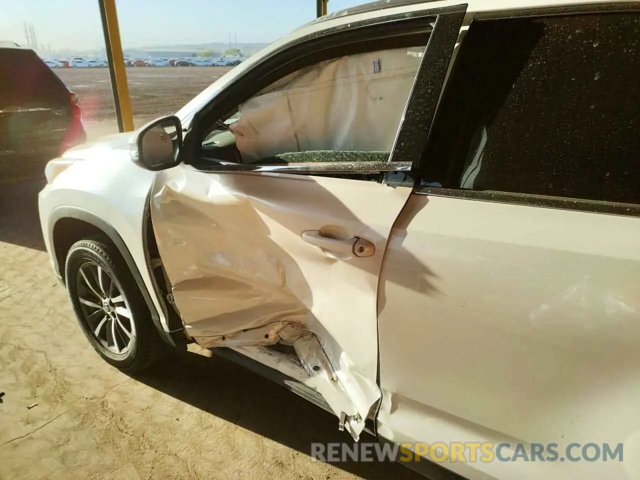 10 fotografías del automóvil dañado 5TDKZRFH4KS570924 TOYOTA HIGHLANDER 2019