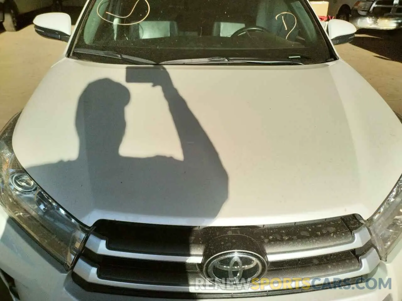 7 fotografías del automóvil dañado 5TDKZRFH4KS570924 TOYOTA HIGHLANDER 2019