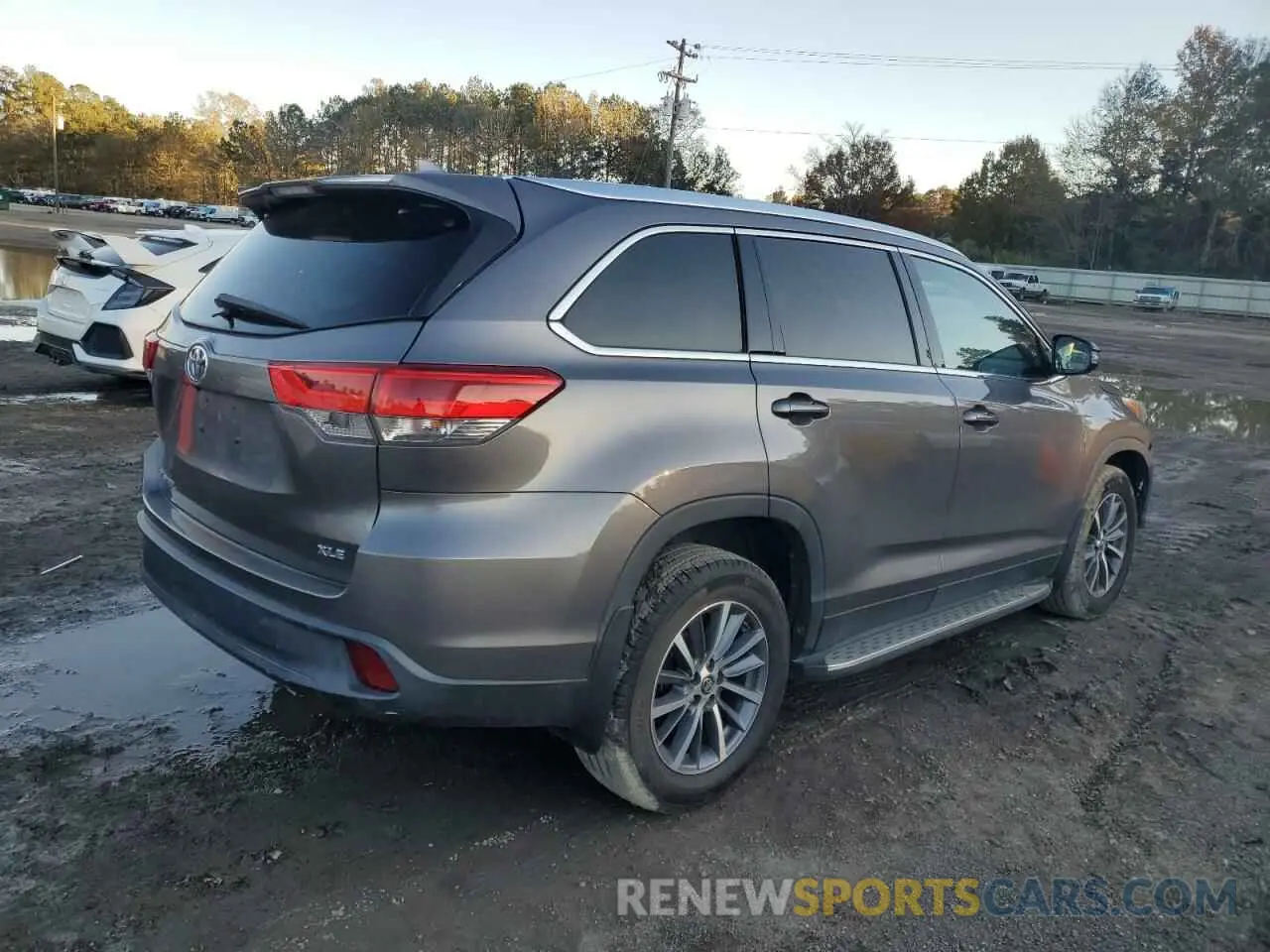 3 fotografías del automóvil dañado 5TDKZRFH5KS335660 TOYOTA HIGHLANDER 2019
