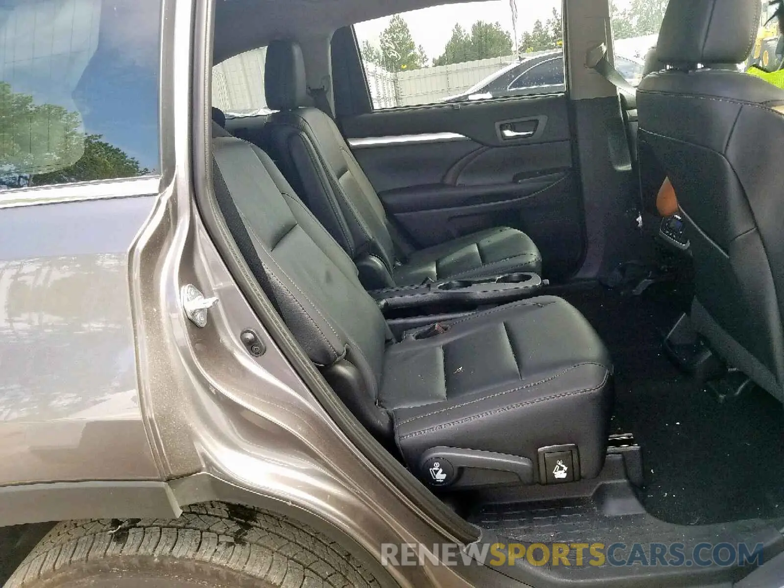 6 fotografías del automóvil dañado 5TDKZRFH5KS556269 TOYOTA HIGHLANDER 2019