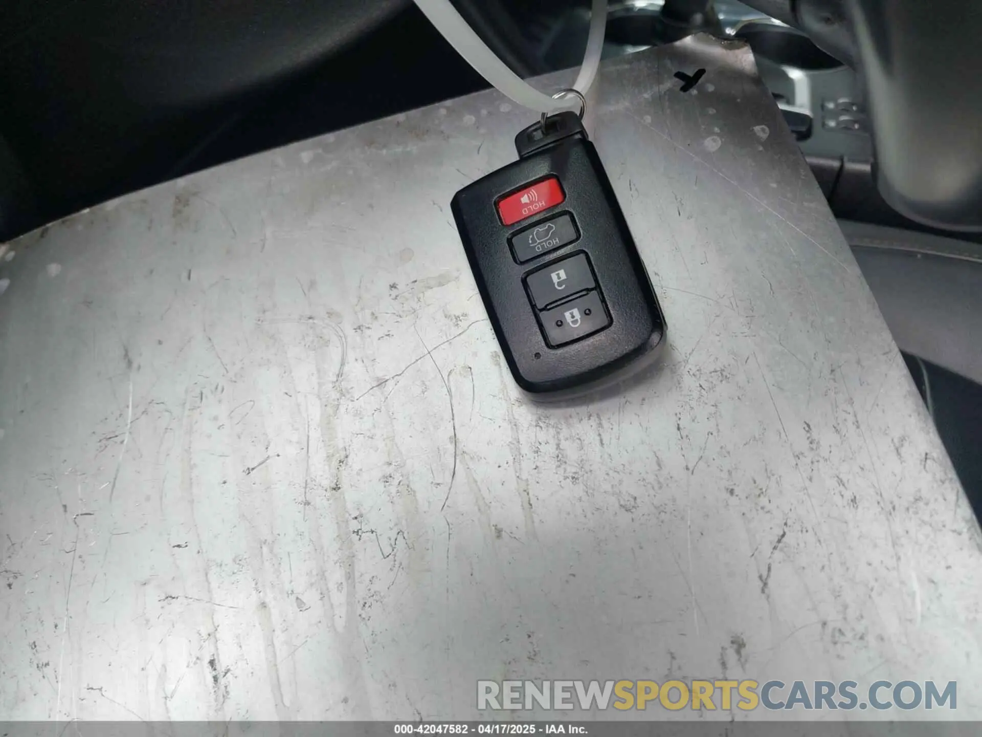 11 fotografías del automóvil dañado 5TDKZRFH5KS572312 TOYOTA HIGHLANDER 2019