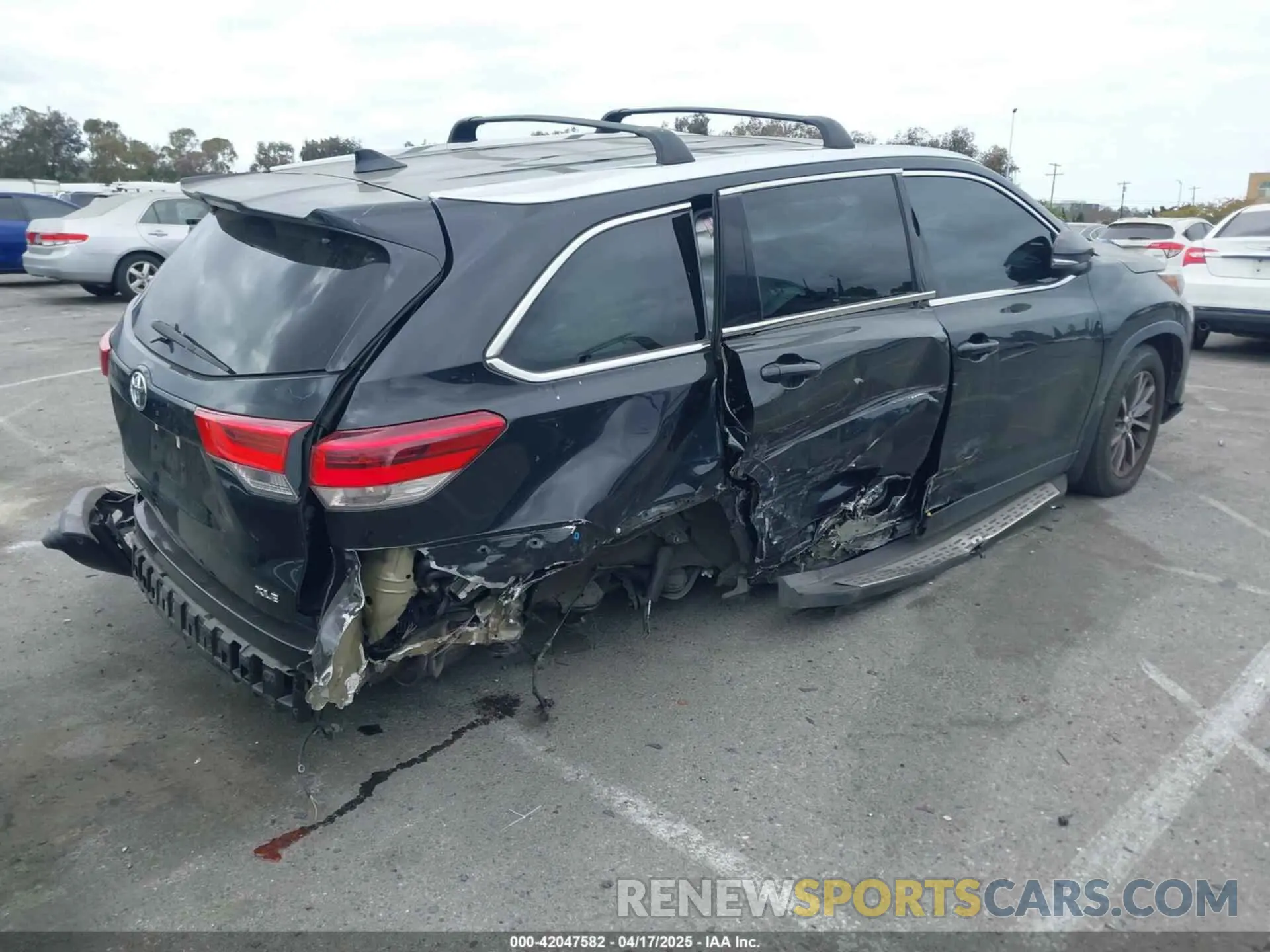 4 fotografías del automóvil dañado 5TDKZRFH5KS572312 TOYOTA HIGHLANDER 2019