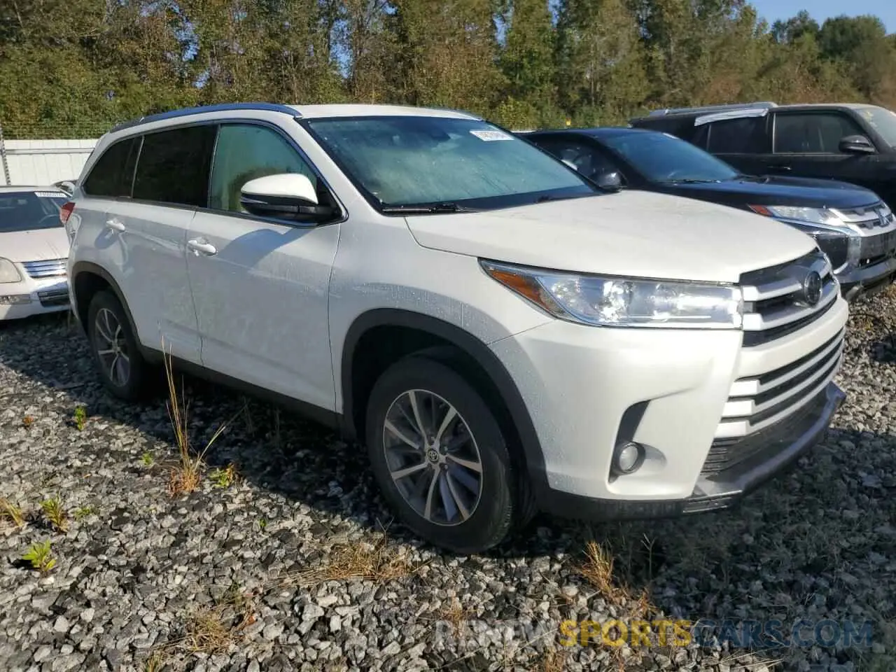 4 fotografías del automóvil dañado 5TDKZRFH5KS574951 TOYOTA HIGHLANDER 2019