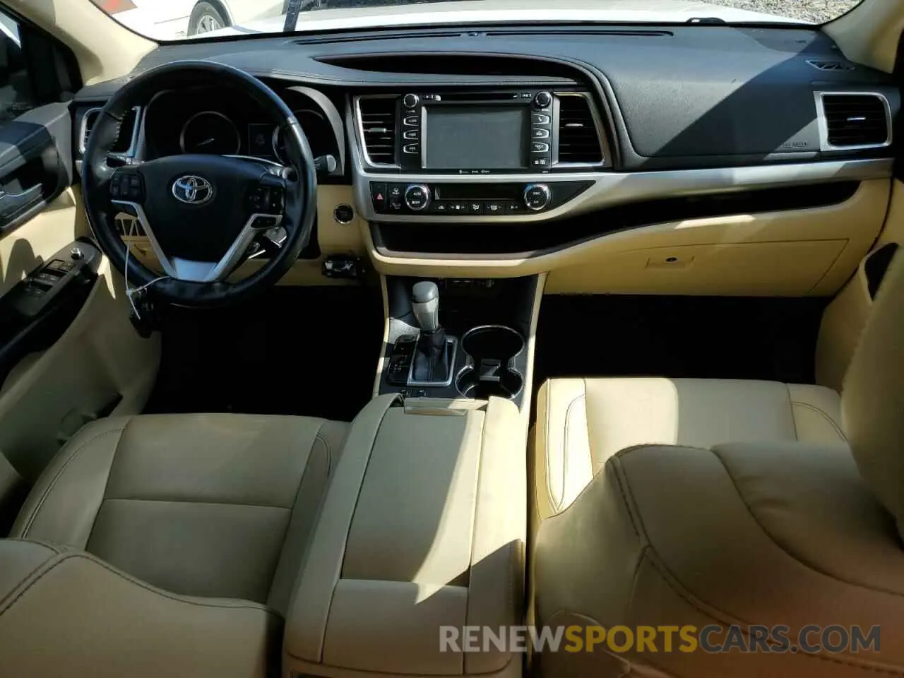 8 fotografías del automóvil dañado 5TDKZRFH5KS574951 TOYOTA HIGHLANDER 2019