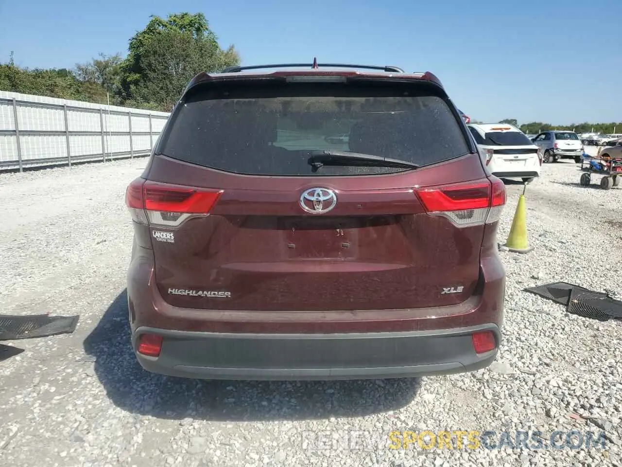 6 fotografías del automóvil dañado 5TDKZRFH7KS338348 TOYOTA HIGHLANDER 2019