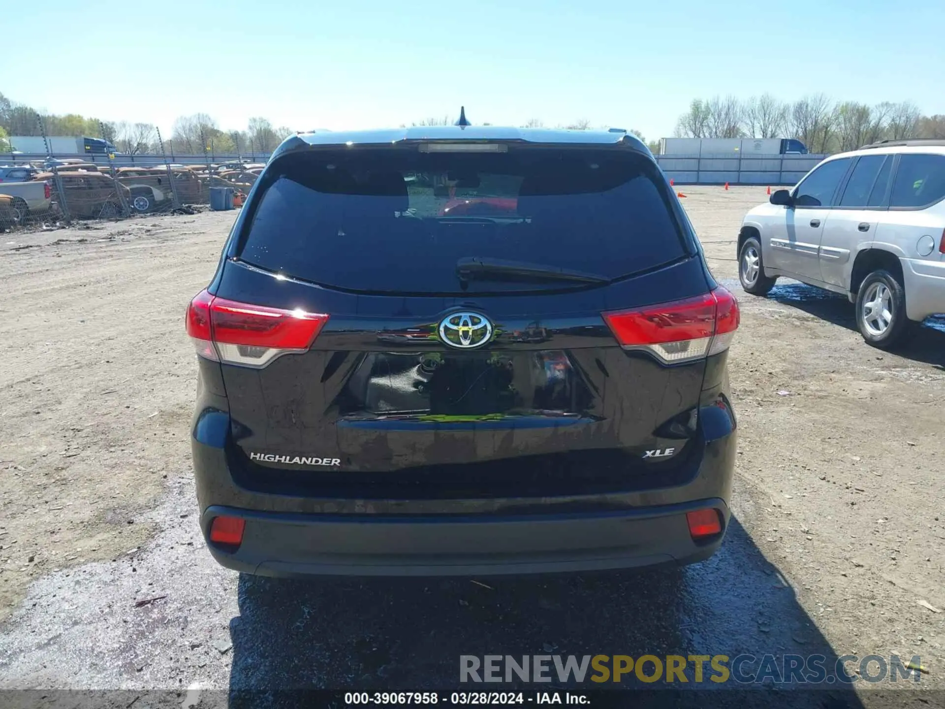 16 fotografías del automóvil dañado 5TDKZRFH7KS349382 TOYOTA HIGHLANDER 2019