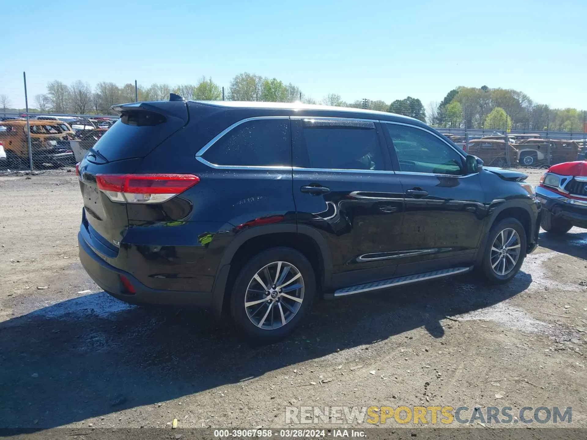4 fotografías del automóvil dañado 5TDKZRFH7KS349382 TOYOTA HIGHLANDER 2019