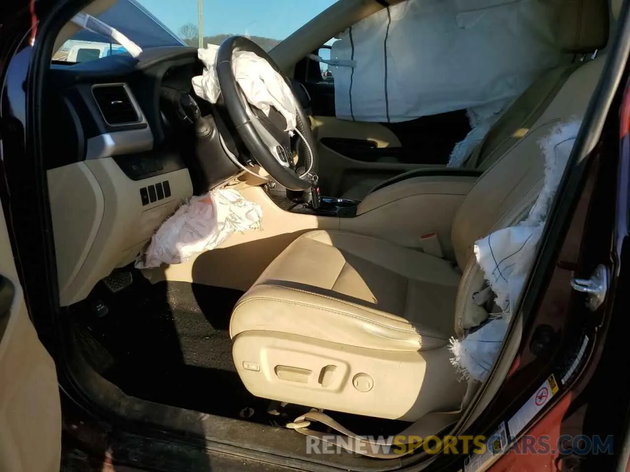 7 fotografías del automóvil dañado 5TDKZRFH7KS361631 TOYOTA HIGHLANDER 2019