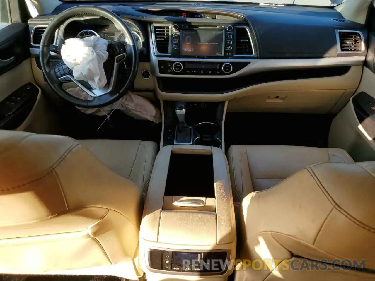 8 fotografías del automóvil dañado 5TDKZRFH7KS361631 TOYOTA HIGHLANDER 2019