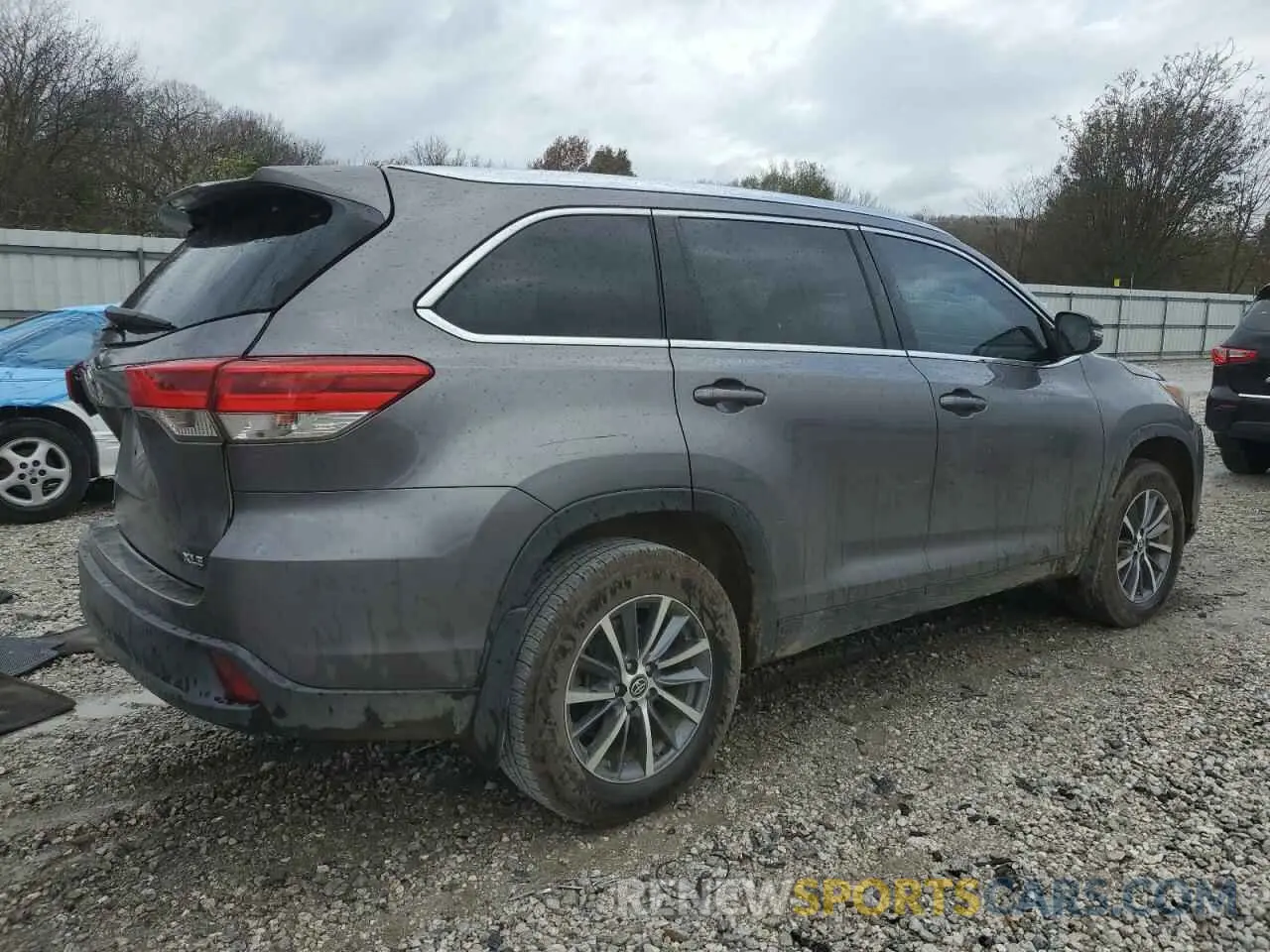 3 fotografías del automóvil dañado 5TDKZRFH7KS551378 TOYOTA HIGHLANDER 2019