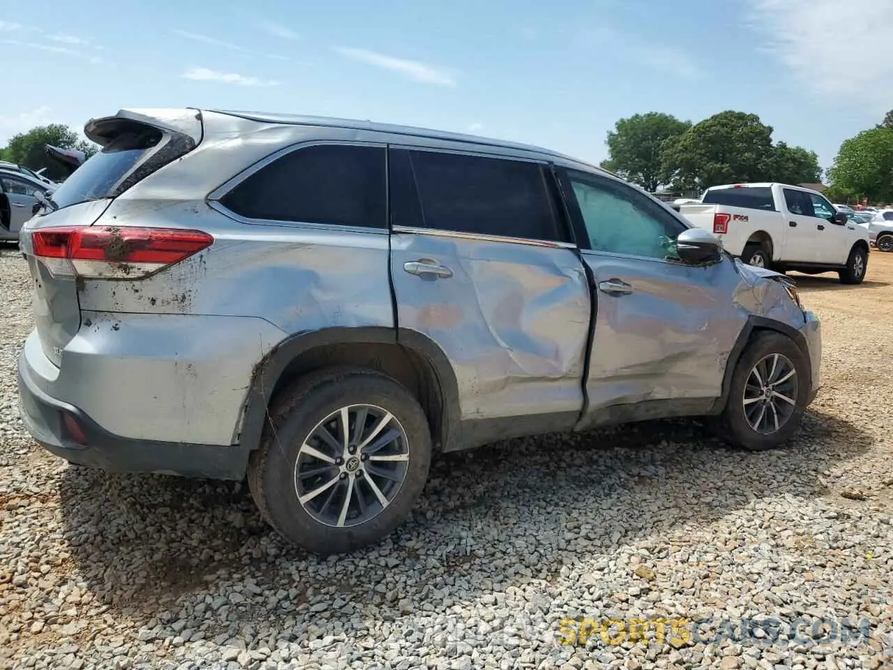 3 fotografías del automóvil dañado 5TDKZRFH7KS559853 TOYOTA HIGHLANDER 2019