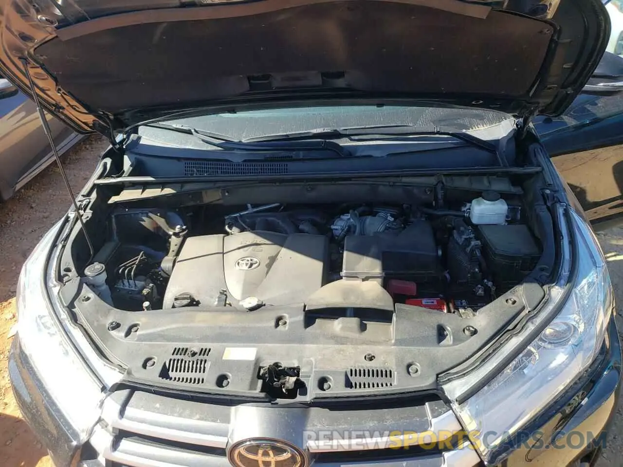12 fotografías del automóvil dañado 5TDKZRFH7KS568830 TOYOTA HIGHLANDER 2019