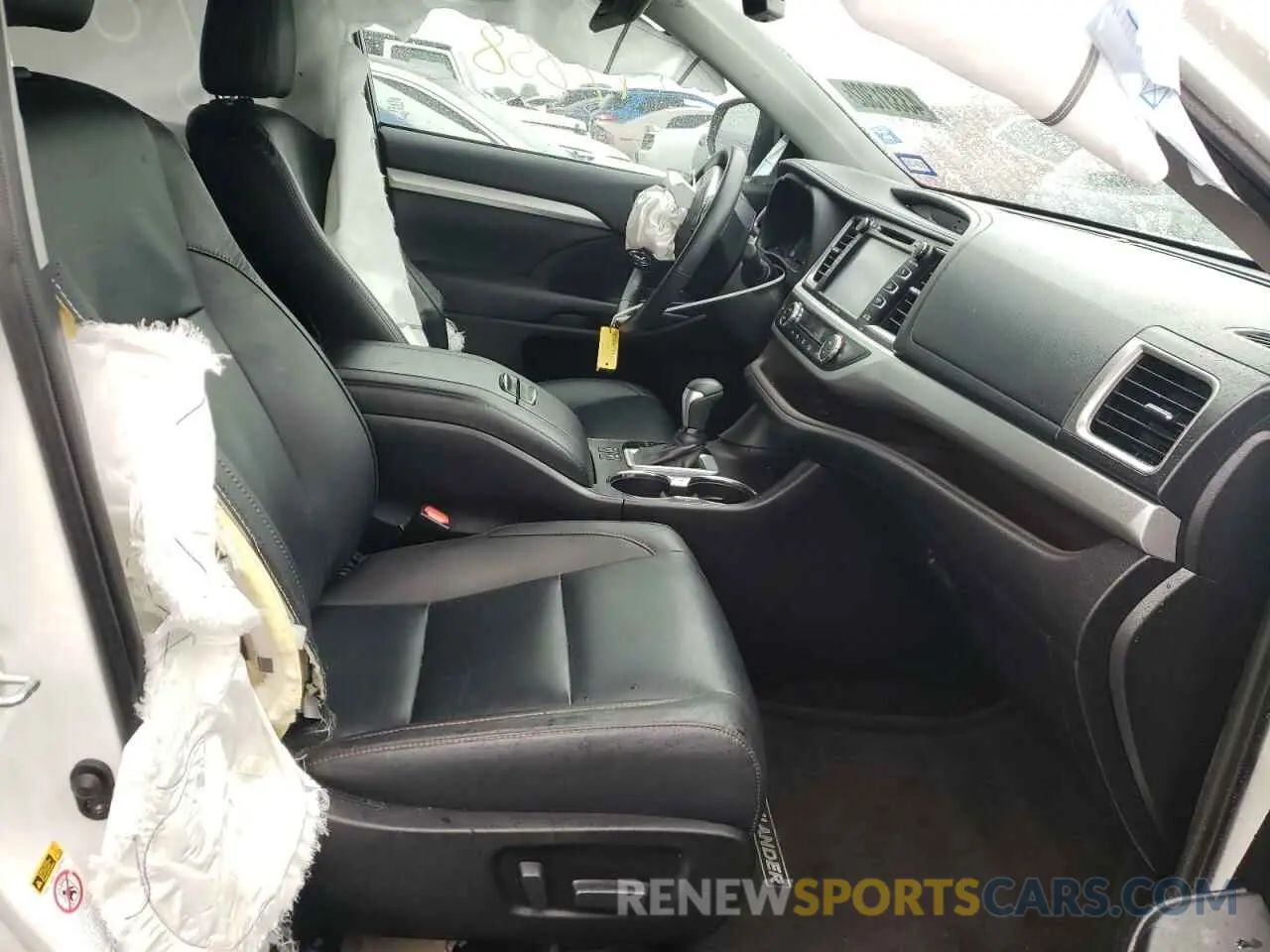 5 fotografías del automóvil dañado 5TDKZRFH8KS305343 TOYOTA HIGHLANDER 2019