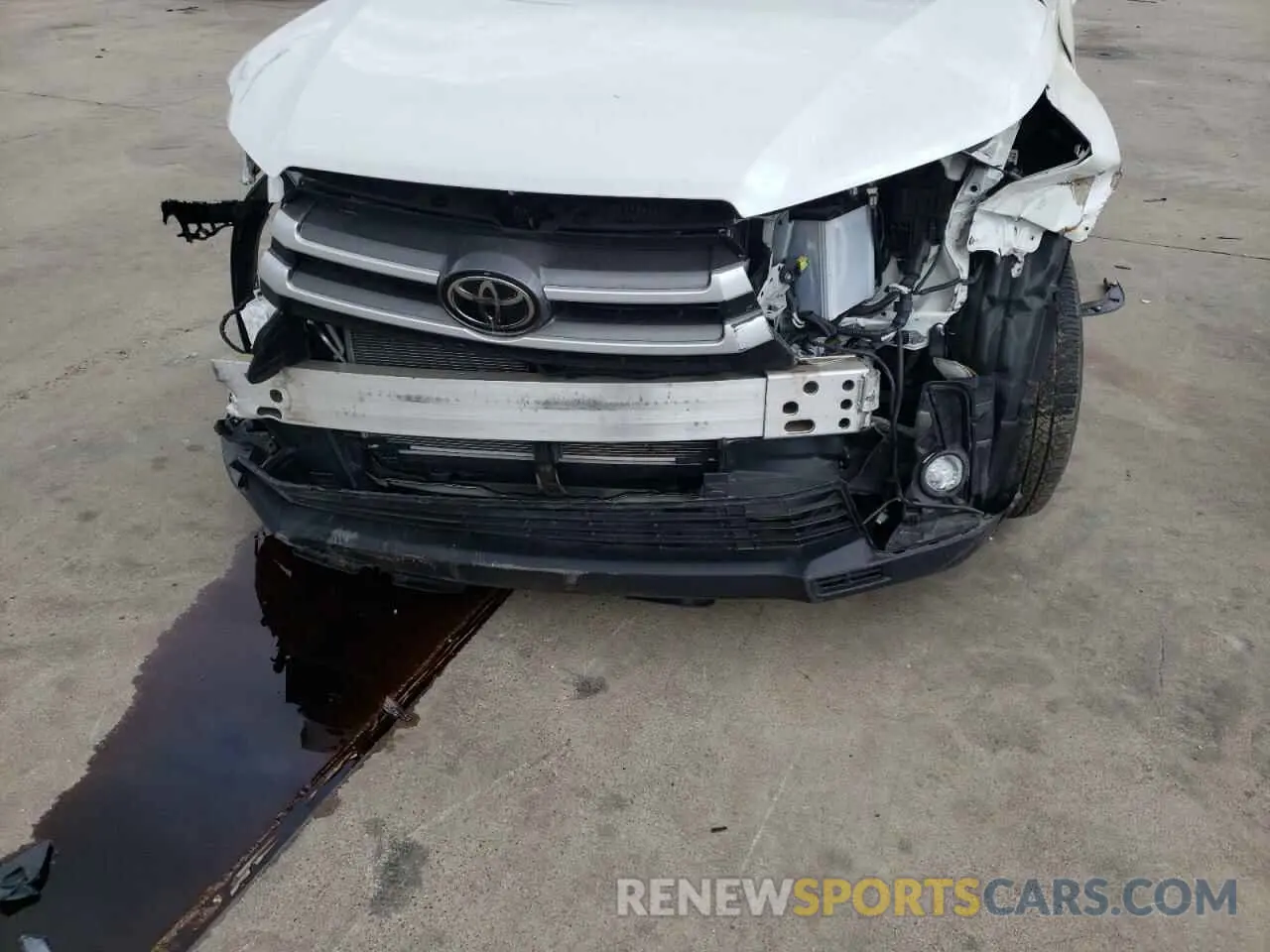 9 fotografías del automóvil dañado 5TDKZRFH8KS305343 TOYOTA HIGHLANDER 2019