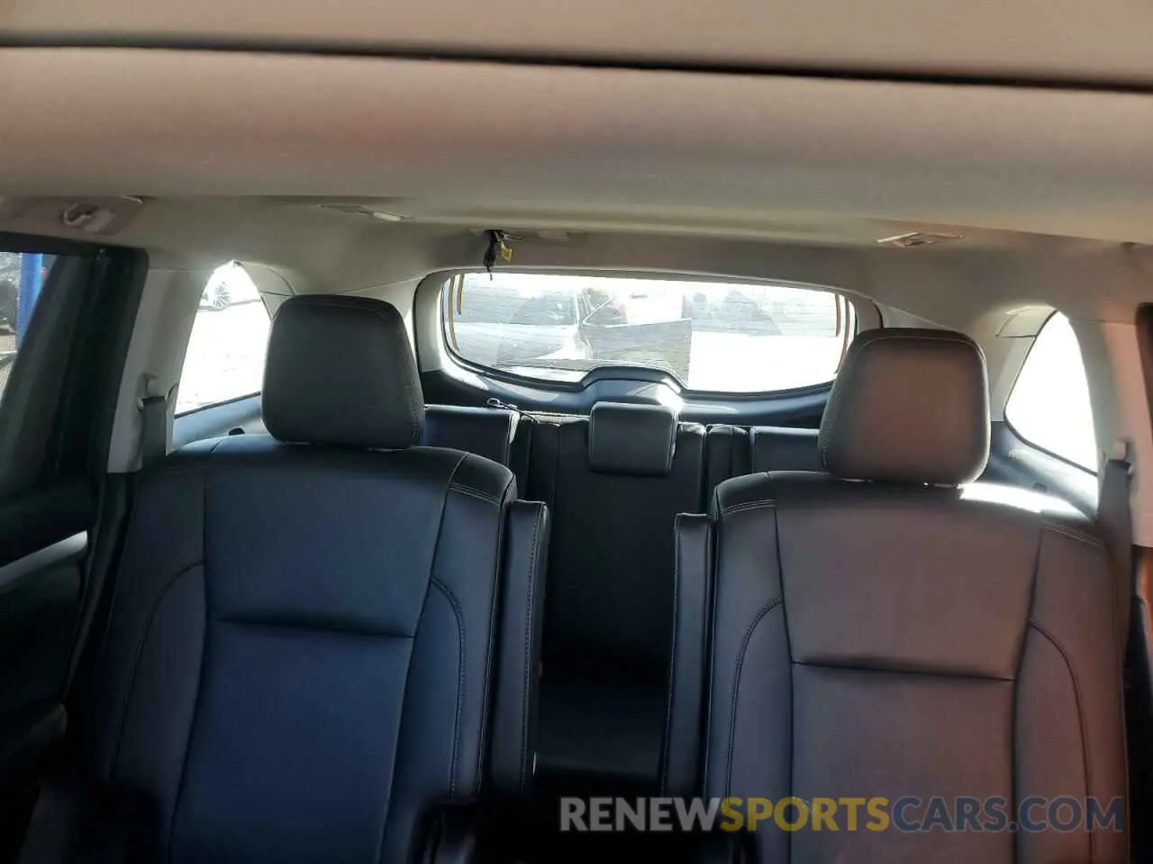 10 fotografías del automóvil dañado 5TDKZRFH8KS308016 TOYOTA HIGHLANDER 2019