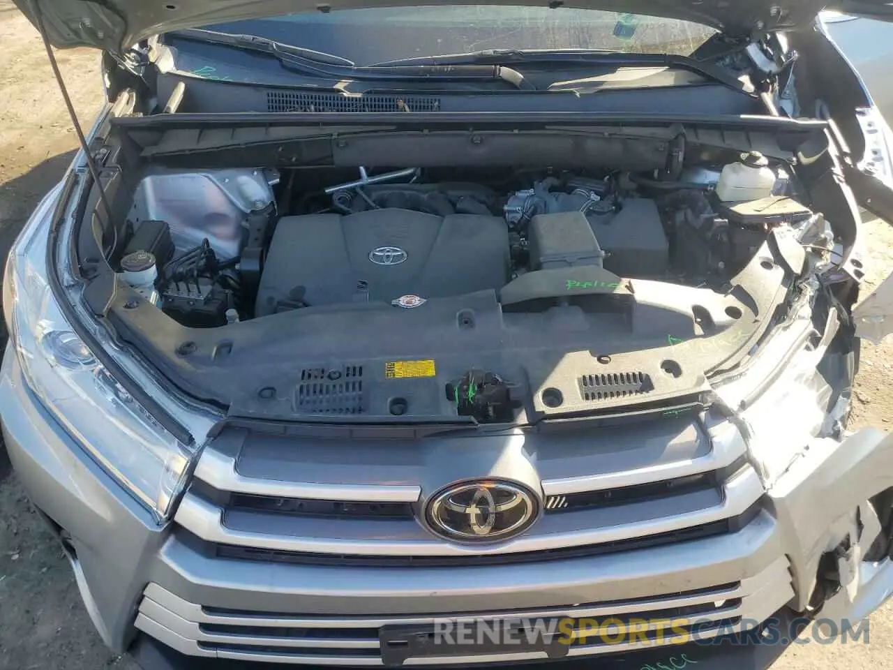 12 fotografías del automóvil dañado 5TDKZRFH8KS308016 TOYOTA HIGHLANDER 2019