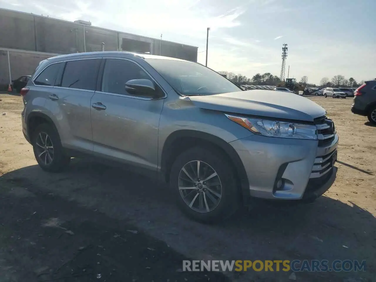 4 fotografías del automóvil dañado 5TDKZRFH8KS308016 TOYOTA HIGHLANDER 2019