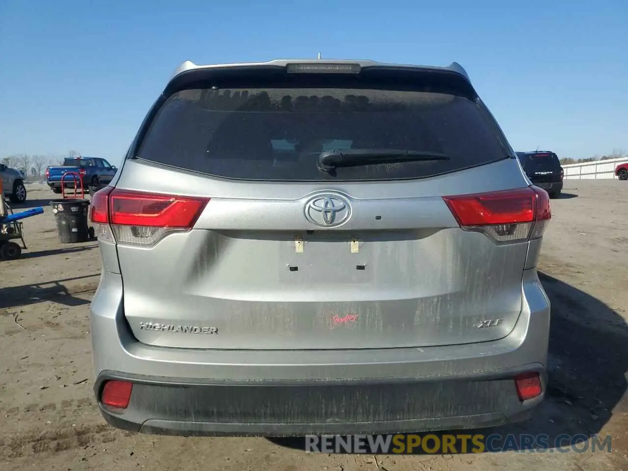 6 fotografías del automóvil dañado 5TDKZRFH8KS308016 TOYOTA HIGHLANDER 2019