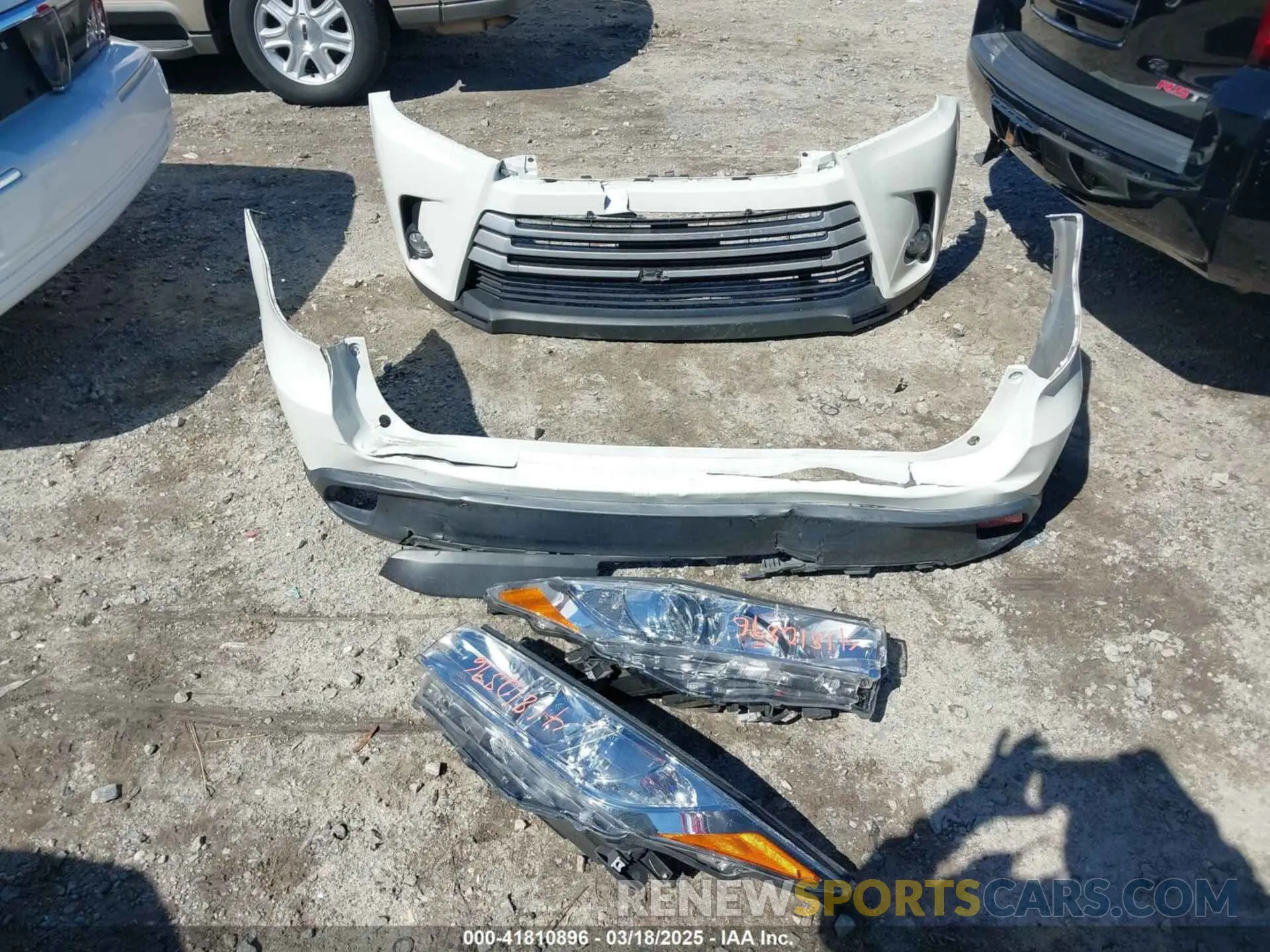 12 fotografías del automóvil dañado 5TDKZRFH8KS309666 TOYOTA HIGHLANDER 2019