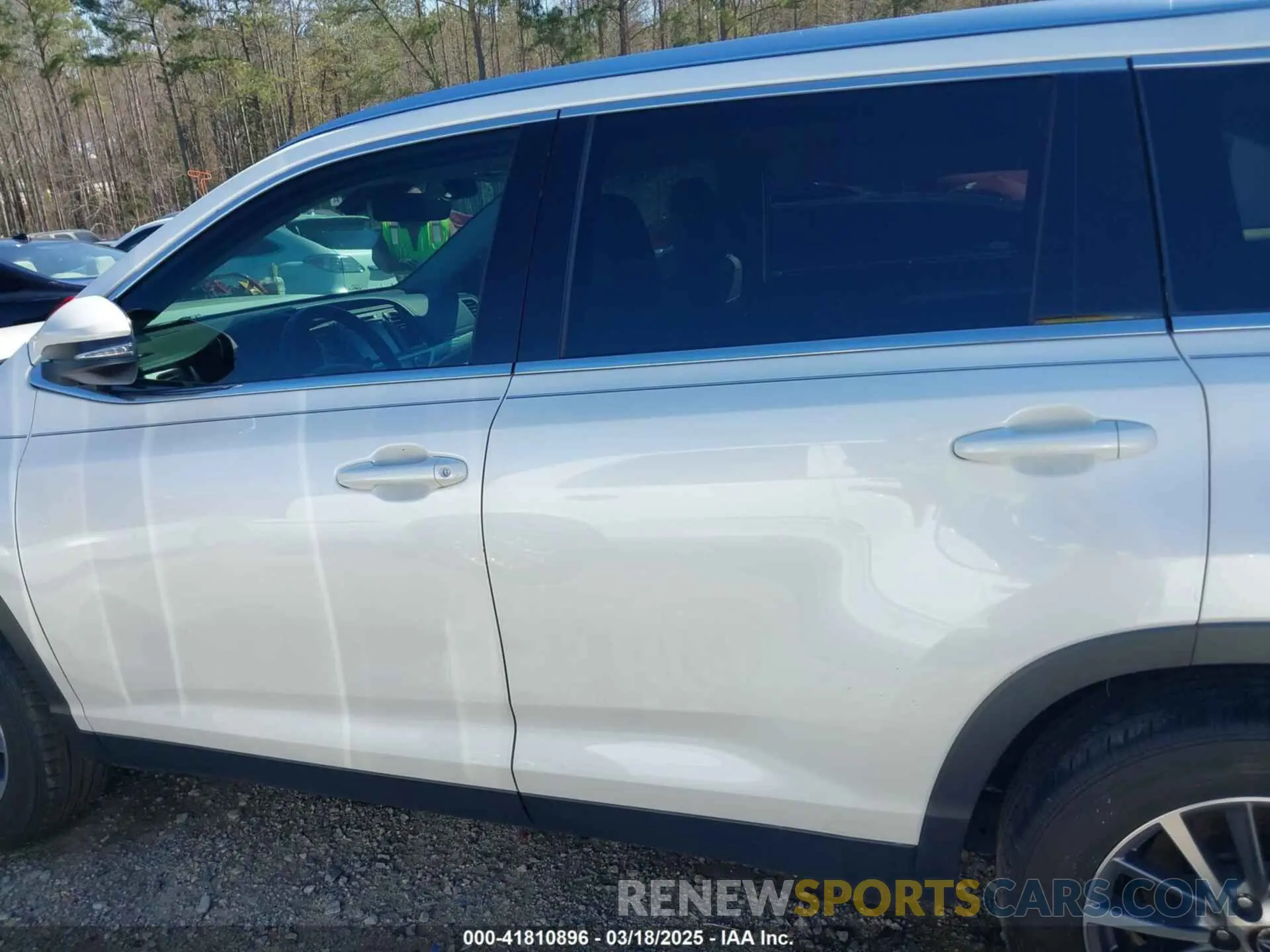 15 fotografías del automóvil dañado 5TDKZRFH8KS309666 TOYOTA HIGHLANDER 2019