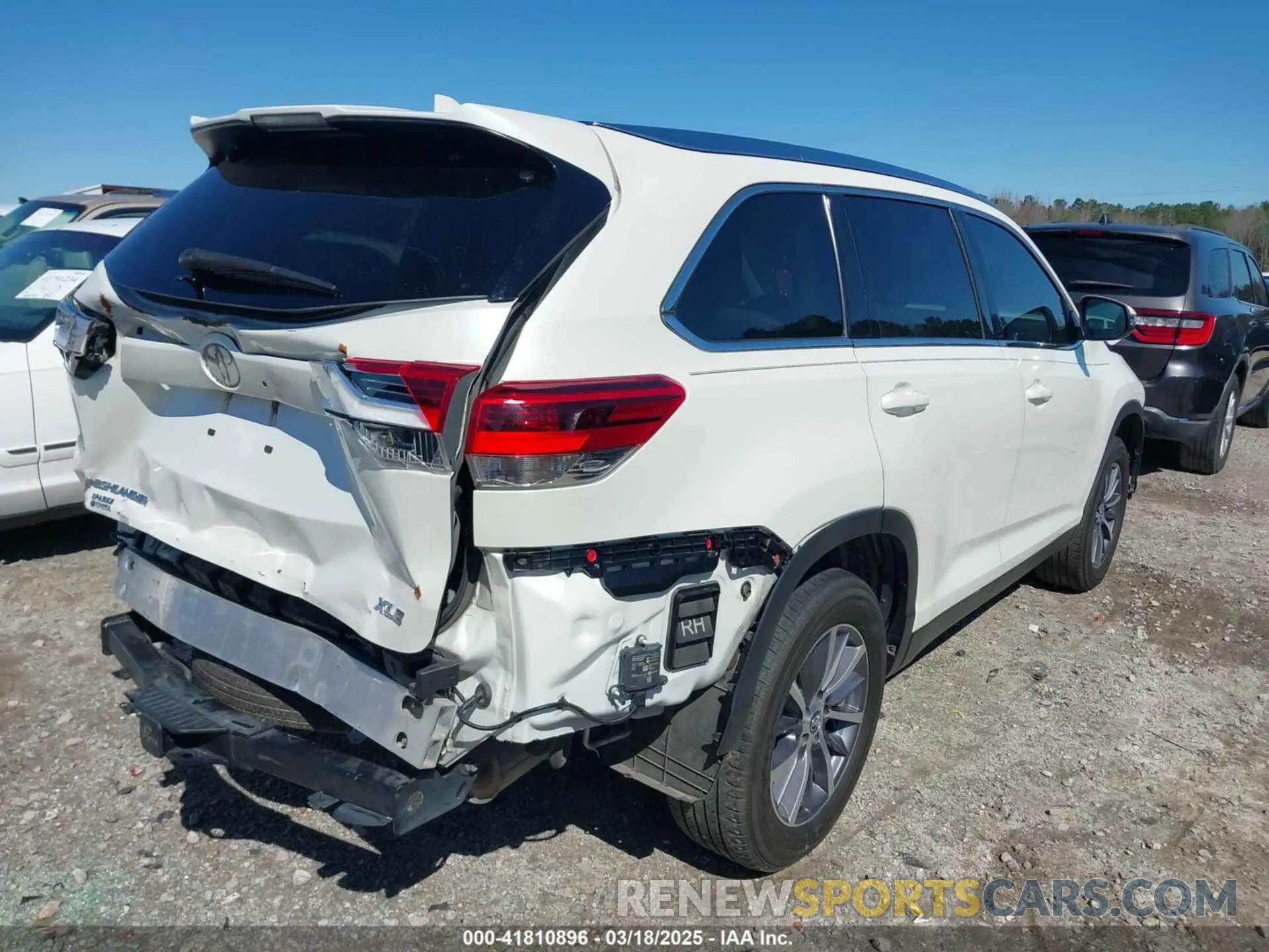 4 fotografías del automóvil dañado 5TDKZRFH8KS309666 TOYOTA HIGHLANDER 2019