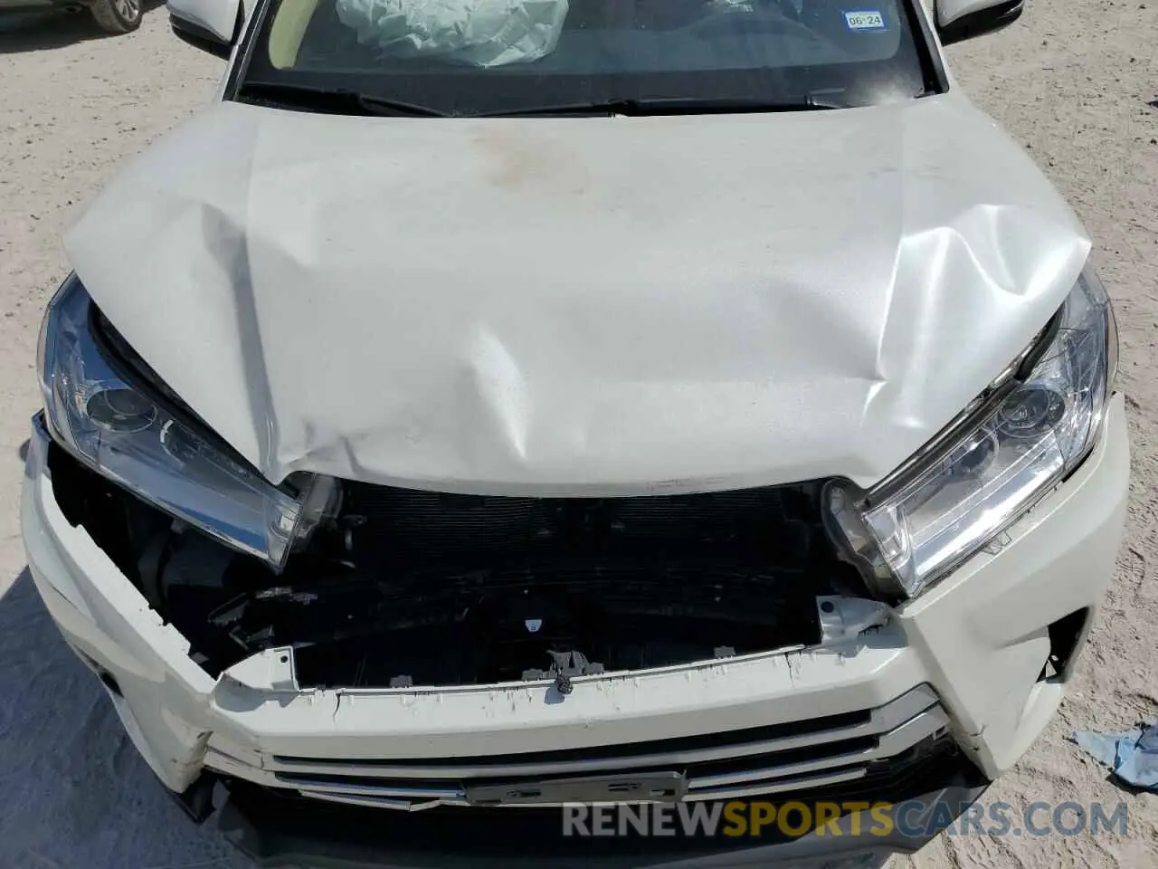 12 fotografías del automóvil dañado 5TDKZRFH8KS357510 TOYOTA HIGHLANDER 2019