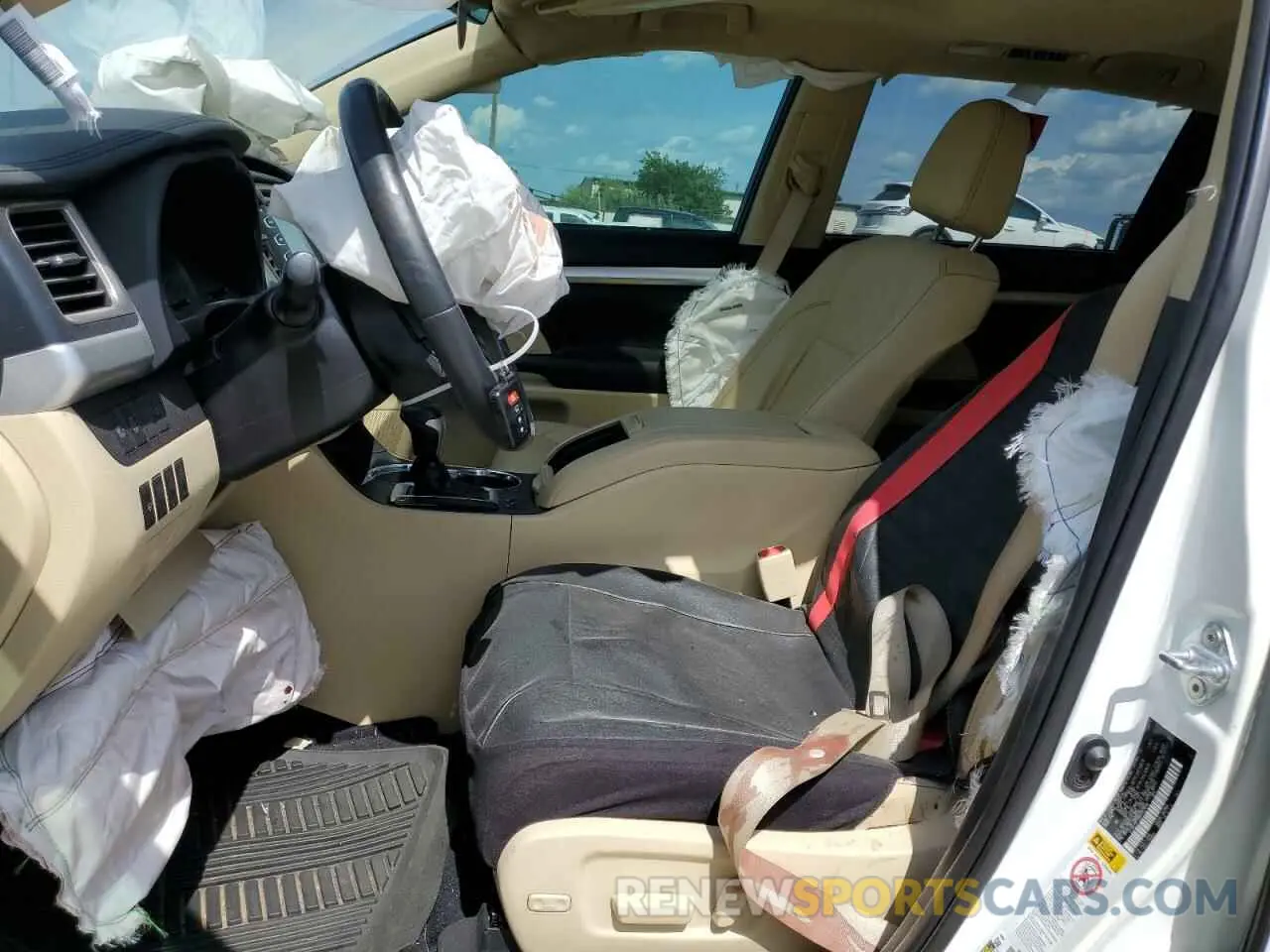 7 fotografías del automóvil dañado 5TDKZRFH8KS357510 TOYOTA HIGHLANDER 2019