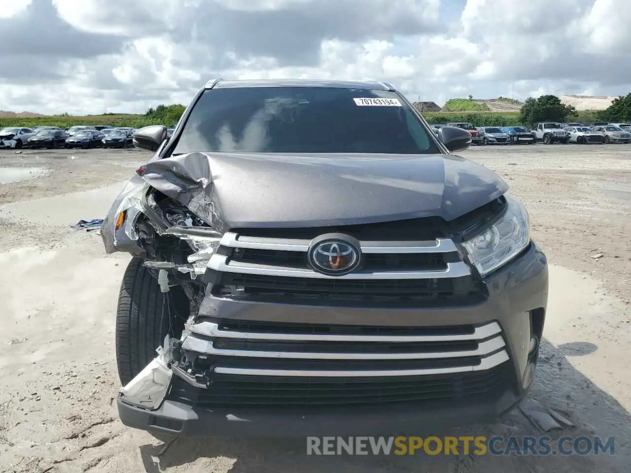 5 fotografías del automóvil dañado 5TDKZRFH8KS550983 TOYOTA HIGHLANDER 2019