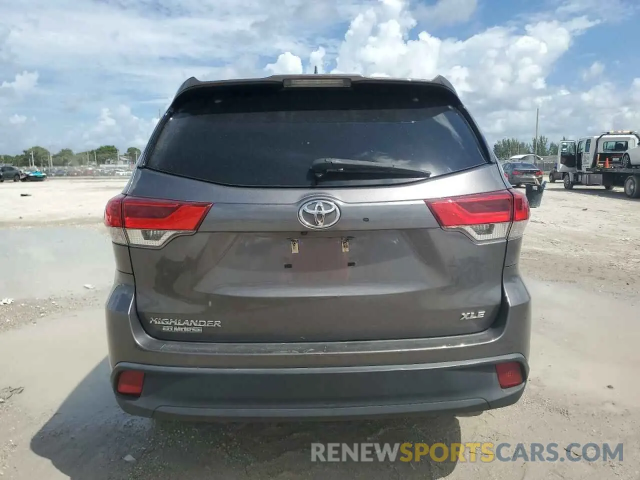 6 fotografías del automóvil dañado 5TDKZRFH8KS550983 TOYOTA HIGHLANDER 2019