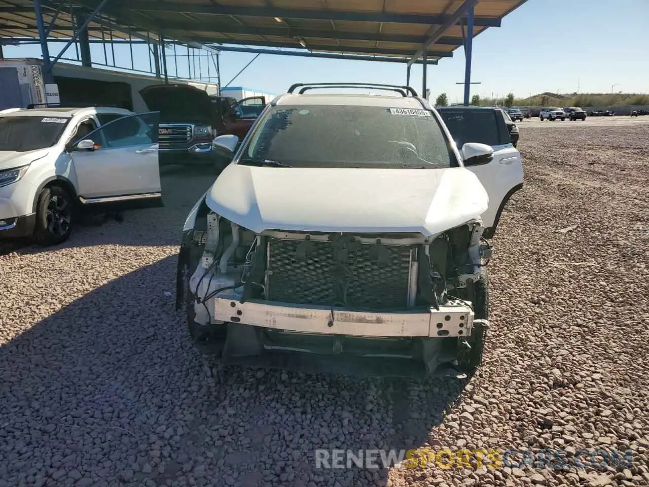 5 fotografías del automóvil dañado 5TDKZRFH8KS567928 TOYOTA HIGHLANDER 2019