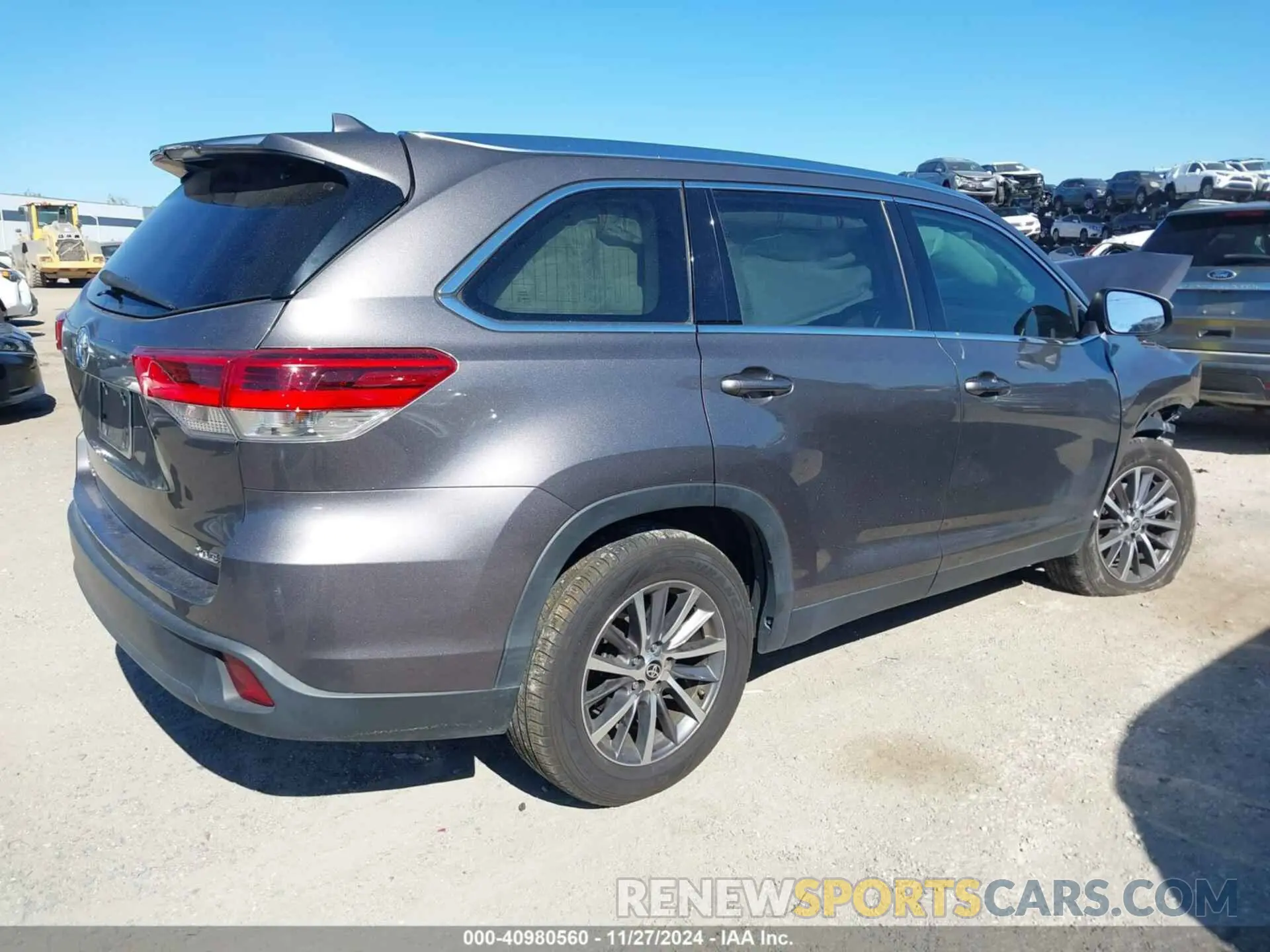 4 fotografías del automóvil dañado 5TDKZRFH8KS574460 TOYOTA HIGHLANDER 2019