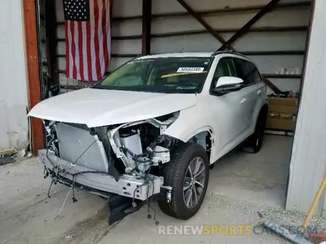 2 fotografías del automóvil dañado 5TDKZRFH9KS303164 TOYOTA HIGHLANDER 2019