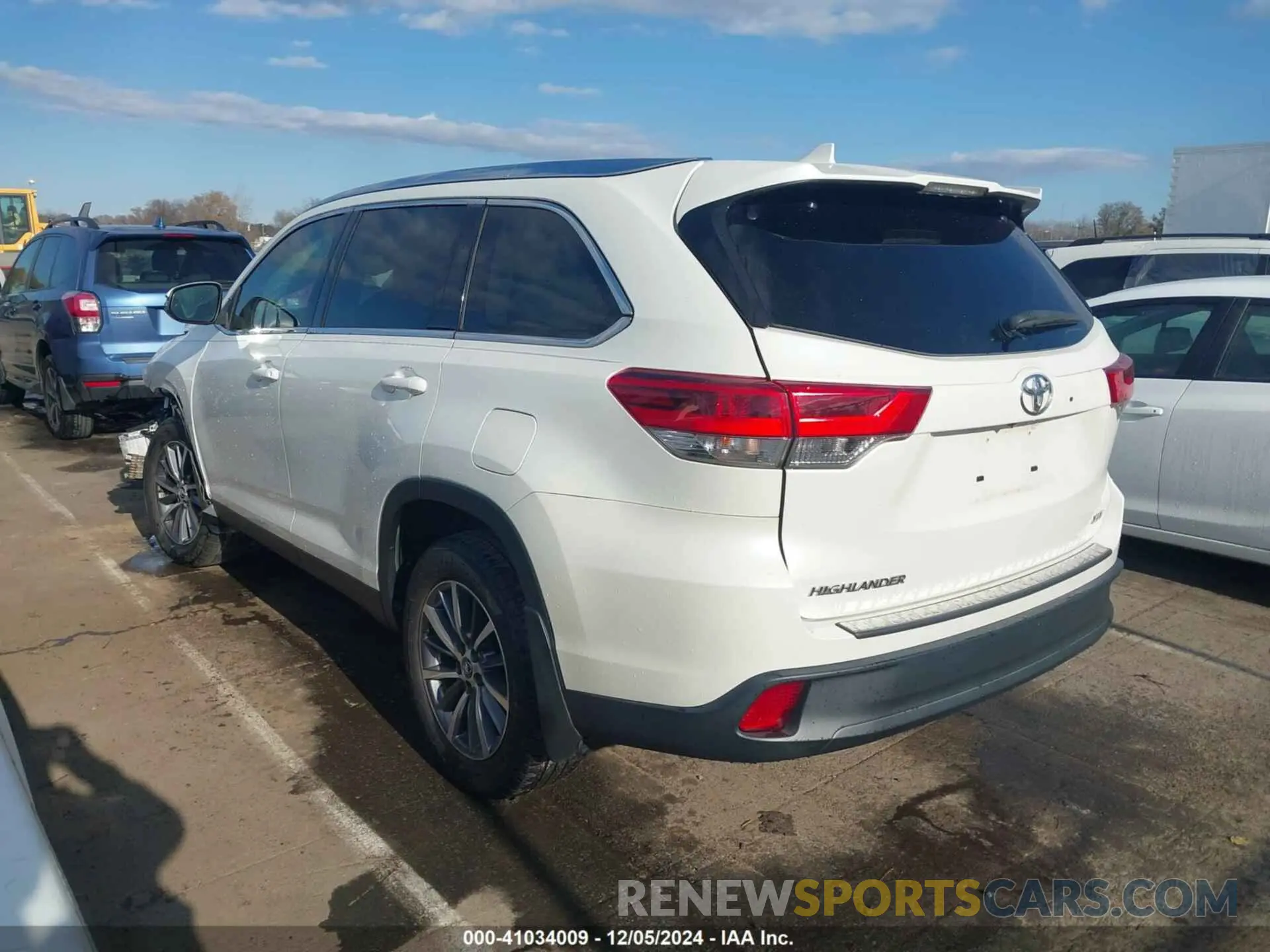 14 fotografías del automóvil dañado 5TDKZRFH9KS318845 TOYOTA HIGHLANDER 2019