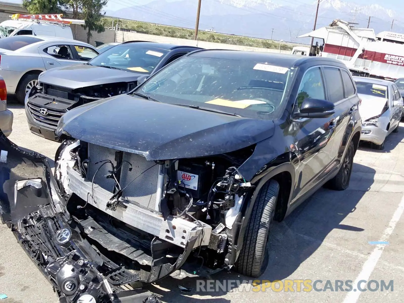 2 fotografías del automóvil dañado 5TDKZRFH9KS340344 TOYOTA HIGHLANDER 2019