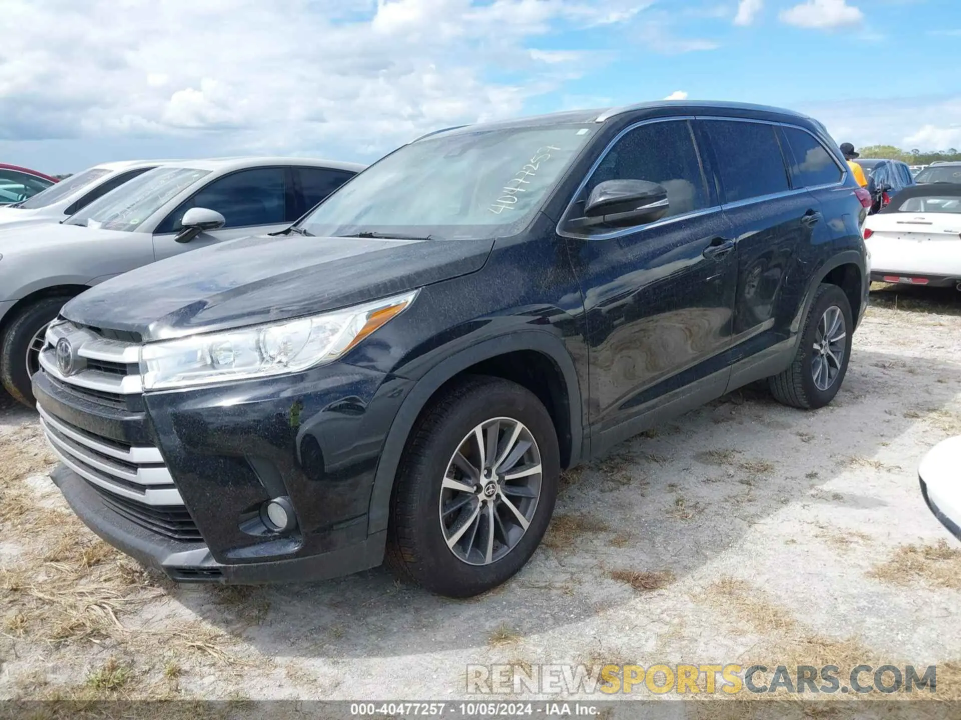 2 fotografías del automóvil dañado 5TDKZRFH9KS366992 TOYOTA HIGHLANDER 2019