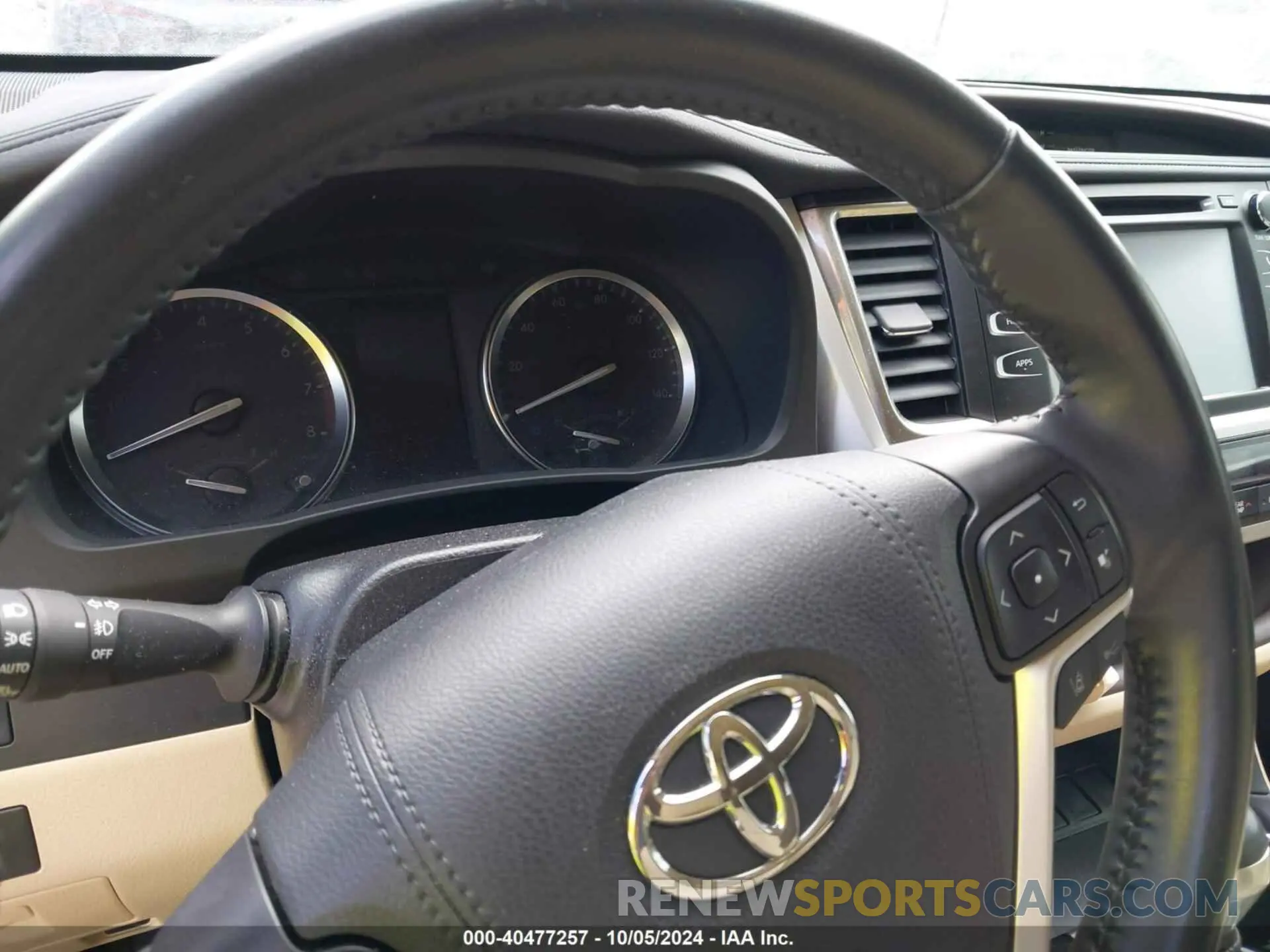 7 fotografías del automóvil dañado 5TDKZRFH9KS366992 TOYOTA HIGHLANDER 2019
