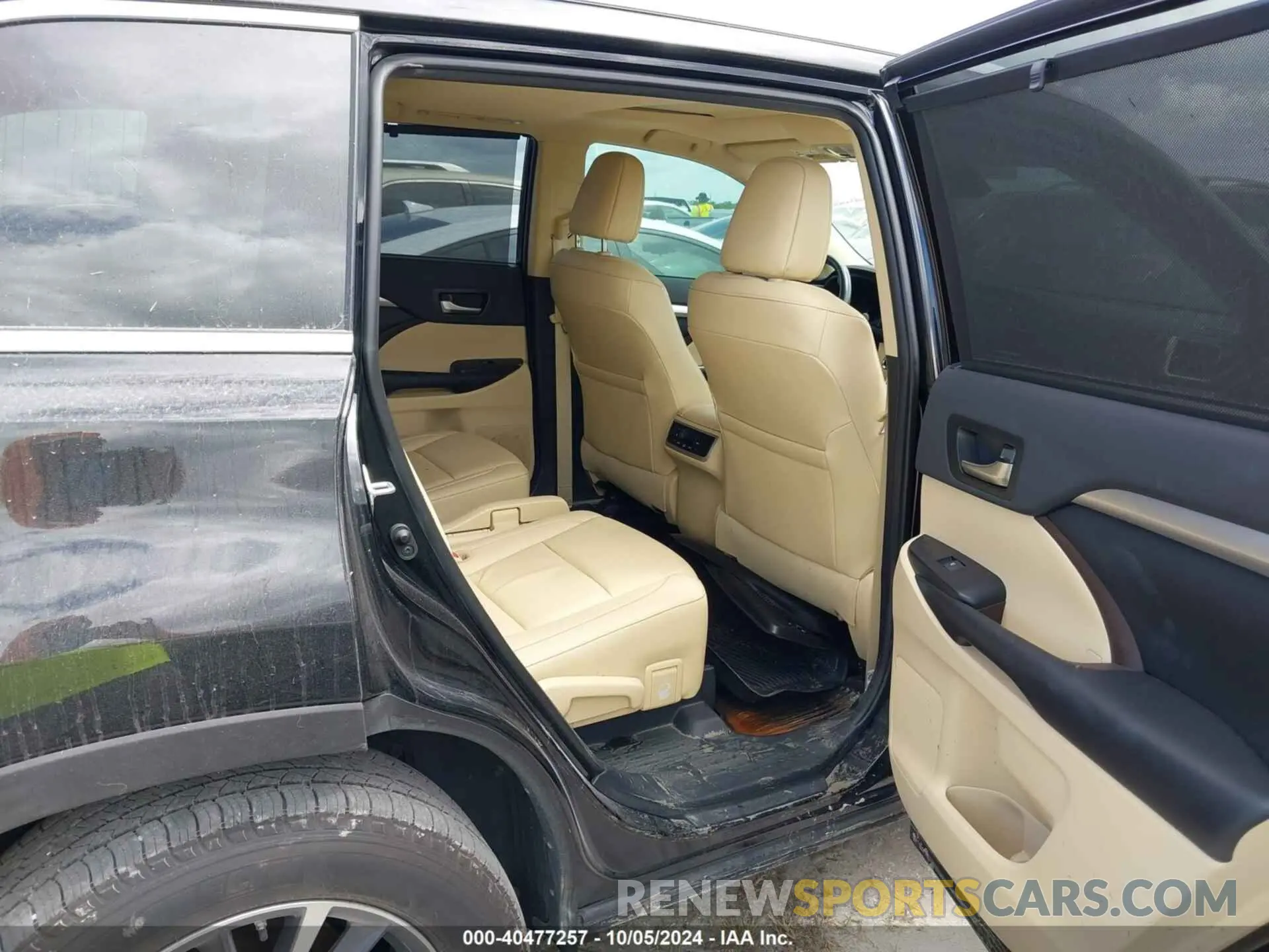 8 fotografías del automóvil dañado 5TDKZRFH9KS366992 TOYOTA HIGHLANDER 2019